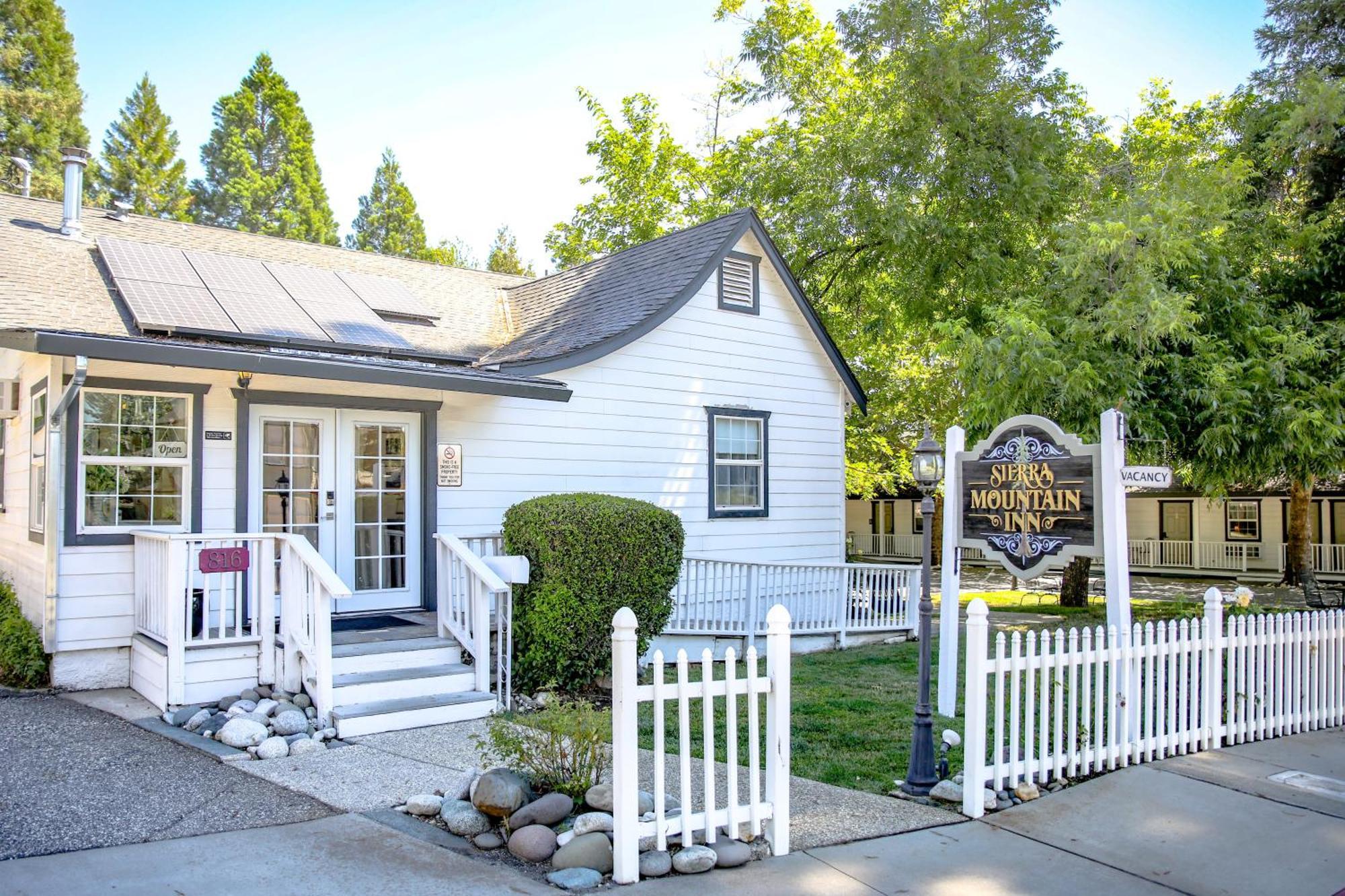Sierra Mountain Inn Grass Valley Esterno foto