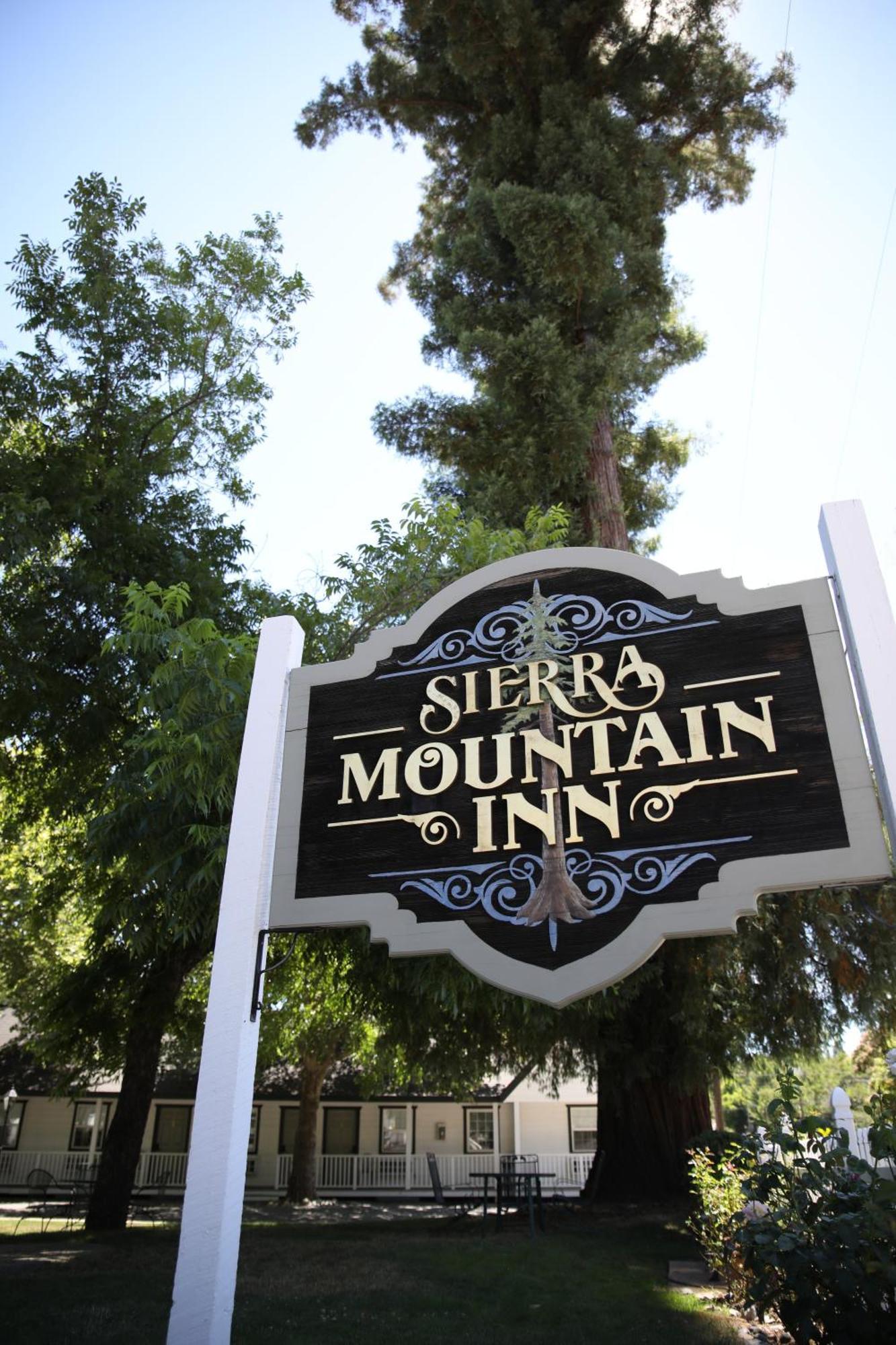 Sierra Mountain Inn Grass Valley Esterno foto